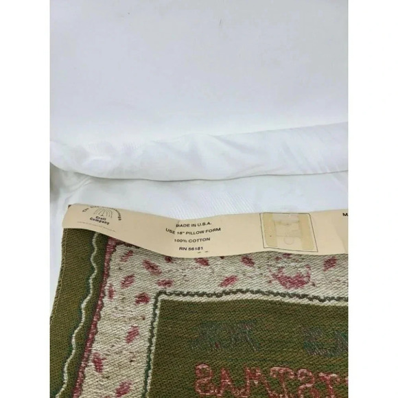 Jacquard Loomed Tapestry "Home For Christmas" Pillows Framing Wall 18" x 16" - Picture 8 of 12